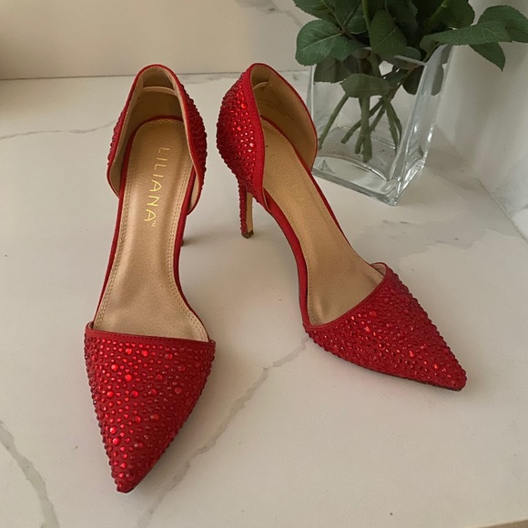 Red High Heels - Picture 7 of 9